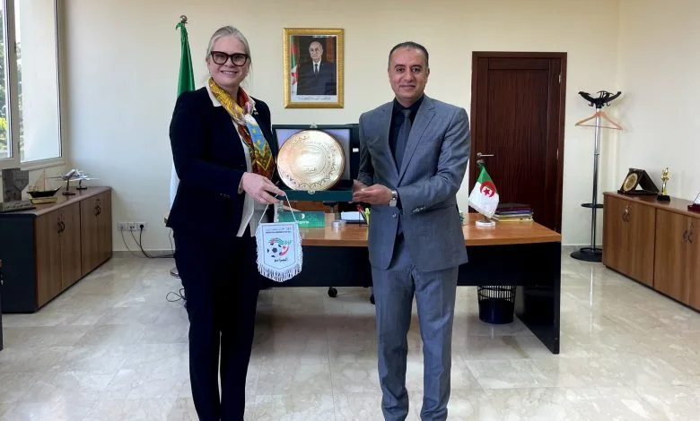 Styrke samarbeidet mellom Algerie og Norge innen kvinnefotball