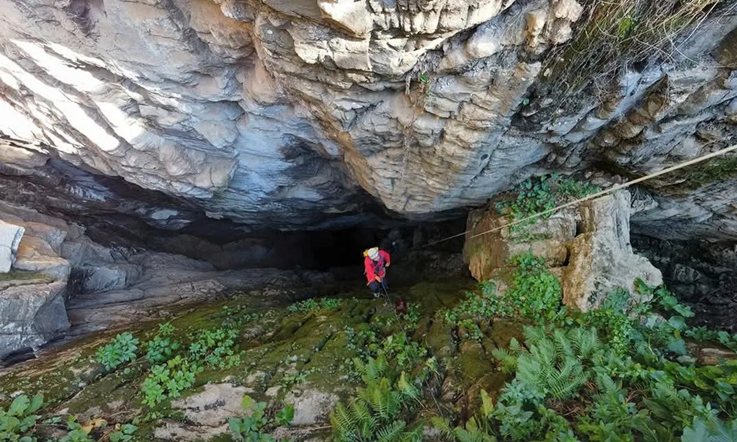 Algerian Speleologists Unveil a Groundbreaking Discovery: The Deepest Cave in North Africa Found in Guelma’s Mount Debagh